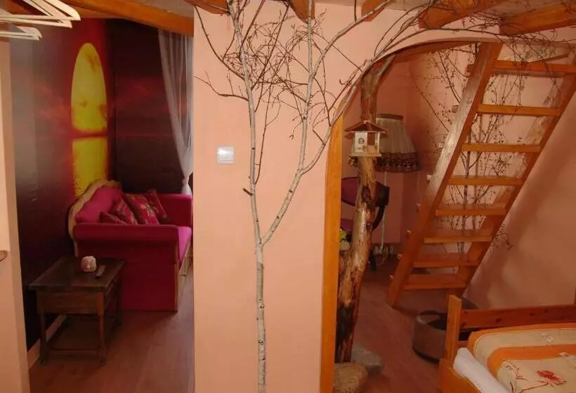 Standard Neljän Hengen Huone, Artharmony Pension & Hostel