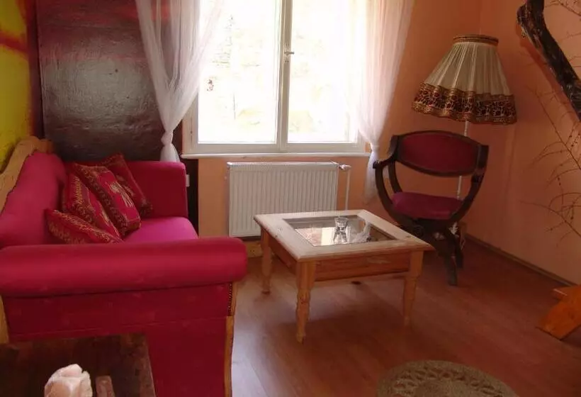 Standard Neljän Hengen Huone, Artharmony Pension & Hostel
