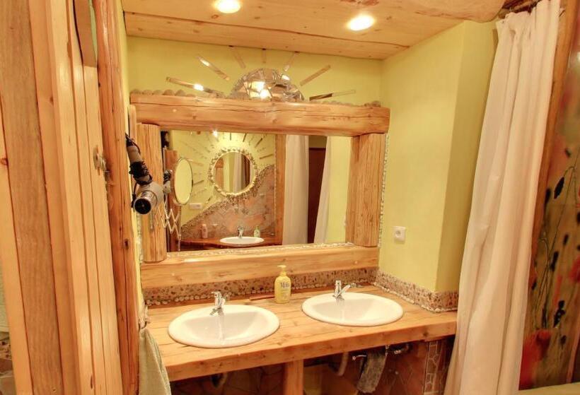 Quarto Familiar Banheiro Compartilhado, Artharmony Pension & Hostel