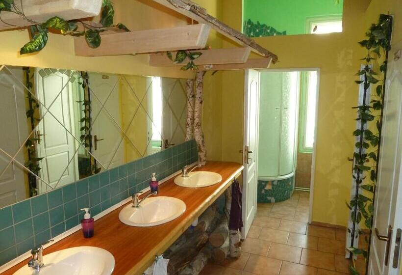 Quarto Familiar Banheiro Compartilhado, Artharmony Pension & Hostel