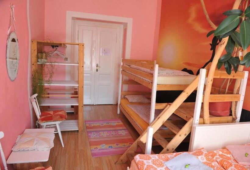 Quarto quádruplo Económico Casa de banho partilhada, Artharmony Pension & Hostel