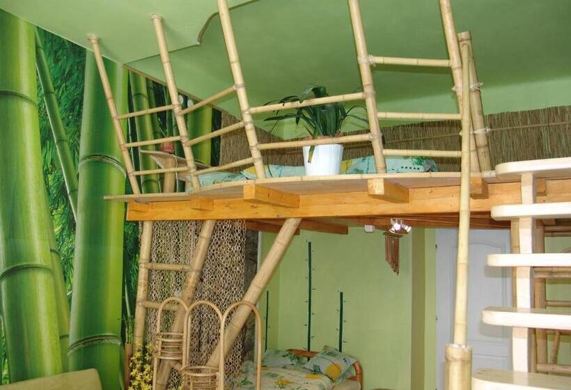 Quarto triplo standard com casa de banho exterior, Artharmony Pension & Hostel