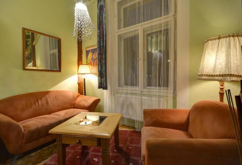 Quarto Familiar Banheiro Compartilhado, Artharmony Pension & Hostel