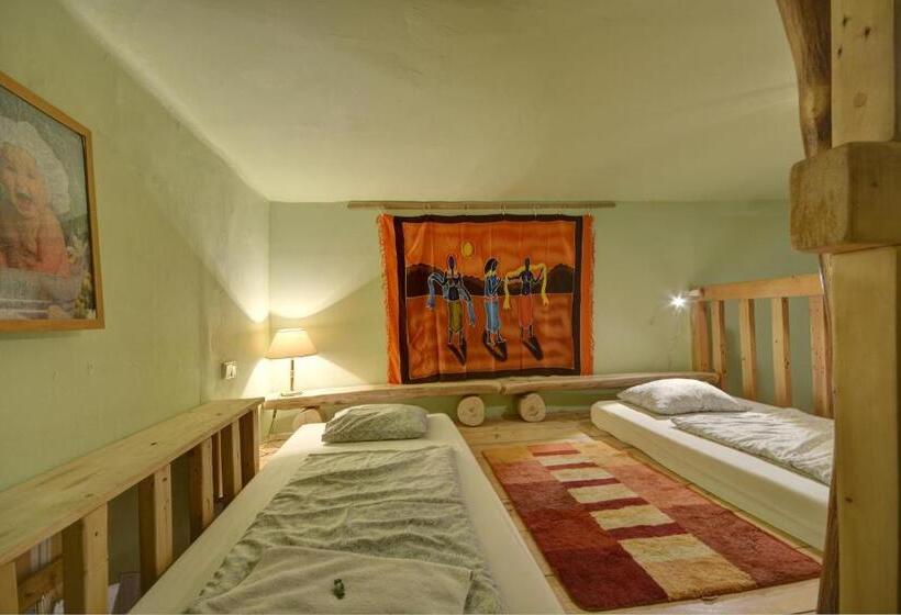 Quarto Familiar Banheiro Compartilhado, Artharmony Pension & Hostel