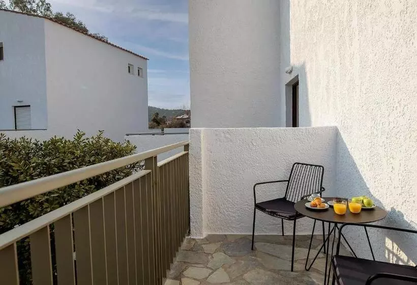 ガーデンビュークラシックルーム, Brown Beach Evia Island, All Inclusive In Eretria, A Member Of Brown Hotels