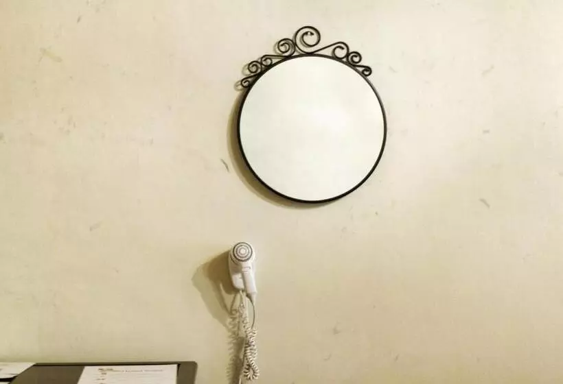 اتاق استاندارد با سرویس بهداشتی مشترک, Hostel Homer   Old Town Square