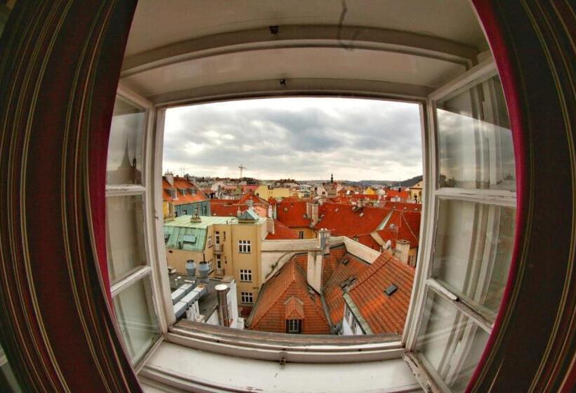 اتاق استاندارد با سرویس بهداشتی مشترک, Hostel Homer Old Town Square