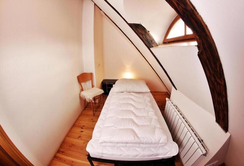 اتاق استاندارد یک تخته با سرویس بهداشتی مشترک, Hostel Homer Old Town Square