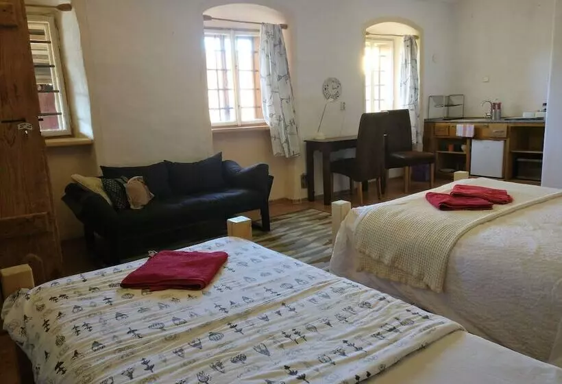 اتاق خانوادگی, Hostel Krumlov House