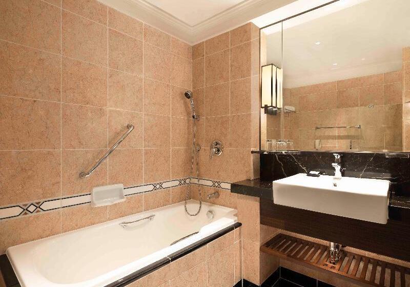 수피리어 룸, Avra City Boutique