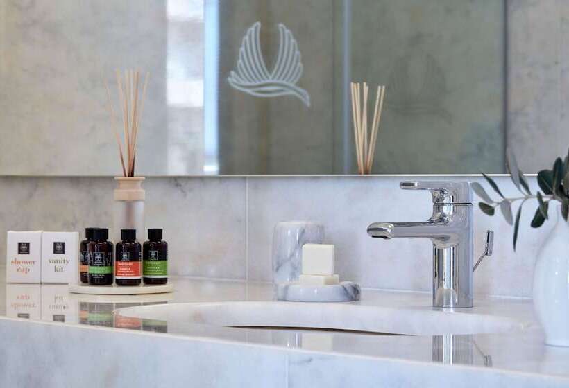 주니어 스위트, Avra City Boutique