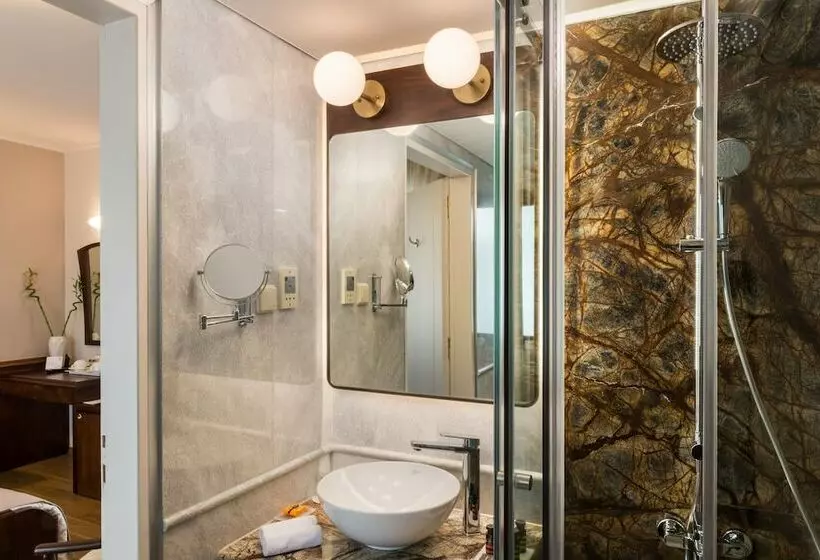 اتاق استاندارد, Avra City Boutique