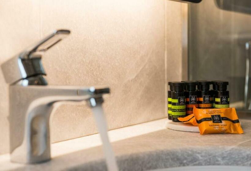 주니어 스위트, Avra City Boutique