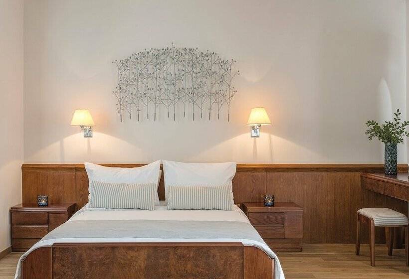 주니어 스위트, Avra City Boutique