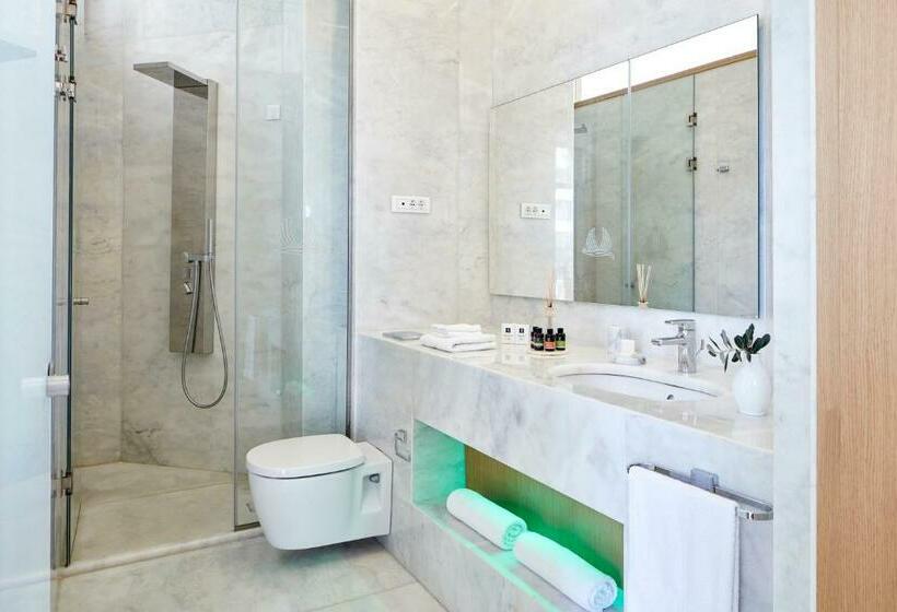 수피리어 룸, Avra City Boutique