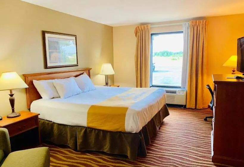 キングサイズベッドのスタンダードルーム, Days Inn & Suites By Wyndham Cuba