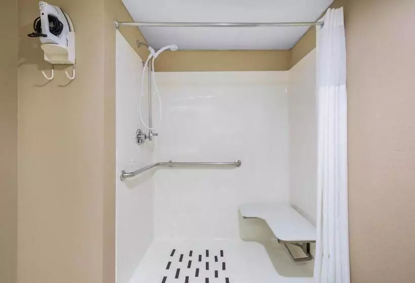 障害者適応デラックスルーム, Days Inn & Suites By Wyndham Cuba