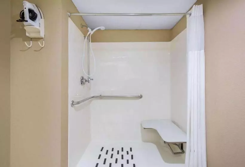 身障者適用スタンダードルーム, Days Inn & Suites By Wyndham Cuba