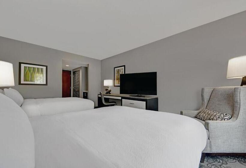 クイーンサイズベッドのクラシックルーム, Four Points By Sheraton Birmingham Homewood