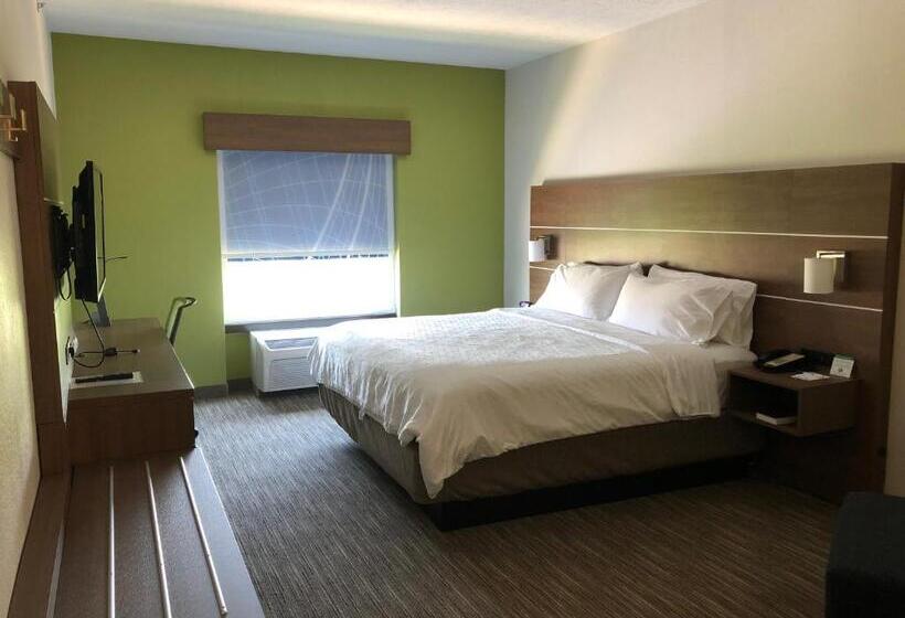 חדר סטנדרט עם מיטת קינג, Holiday Inn Express Hotel & Suites Franklin, An Ihg