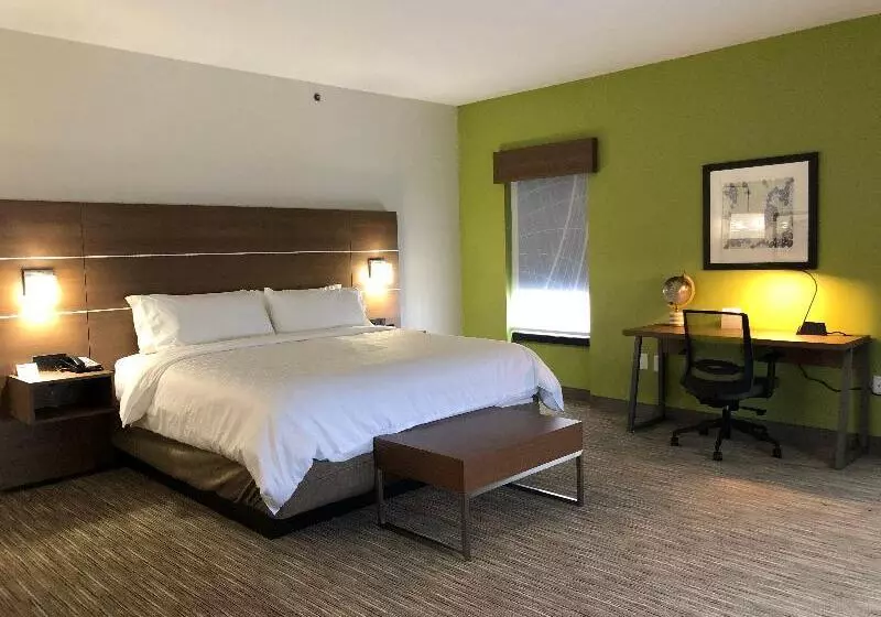 キングサイズベッドのスイートルーム, Holiday Inn Express Hotel & Suites Franklin, An Ihg