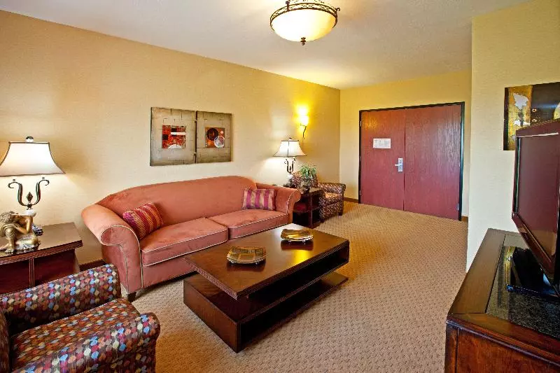 キングサイズベッドのスイートルーム, Holiday Inn Express Hotel & Suites Franklin, An Ihg