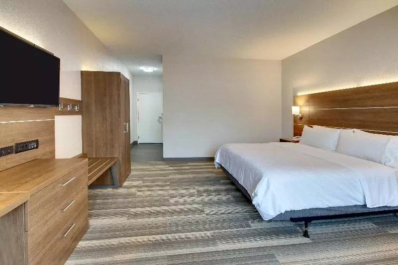 身障者適用キングサイズベッドルーム, Holiday Inn Express & Suites Laurel, An Ihg