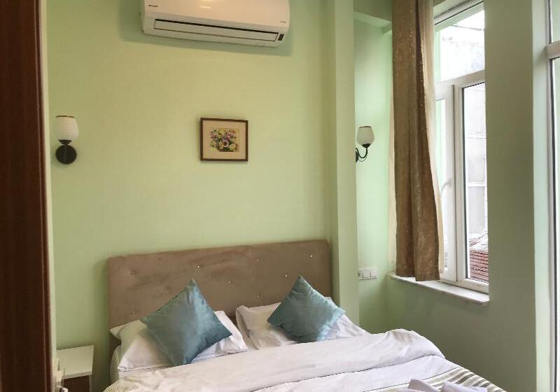 جناح جونيور, Holiday Inn Express Hotel & Suites St. Louis West O Fallon, An Ihg