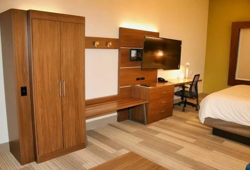 キングサイズベッドのスタンダードルーム, Holiday Inn Express, An Ihg