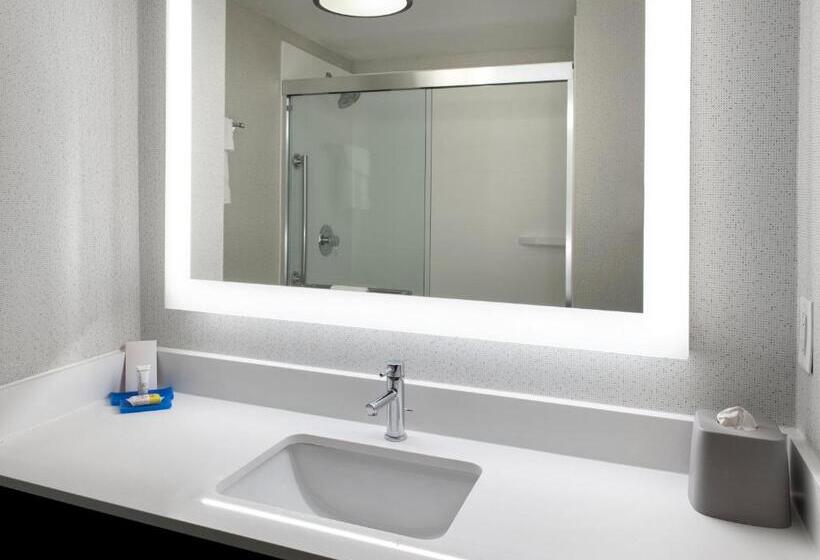 带大床的套房, Holiday Inn Express Great Barrington, An Ihg