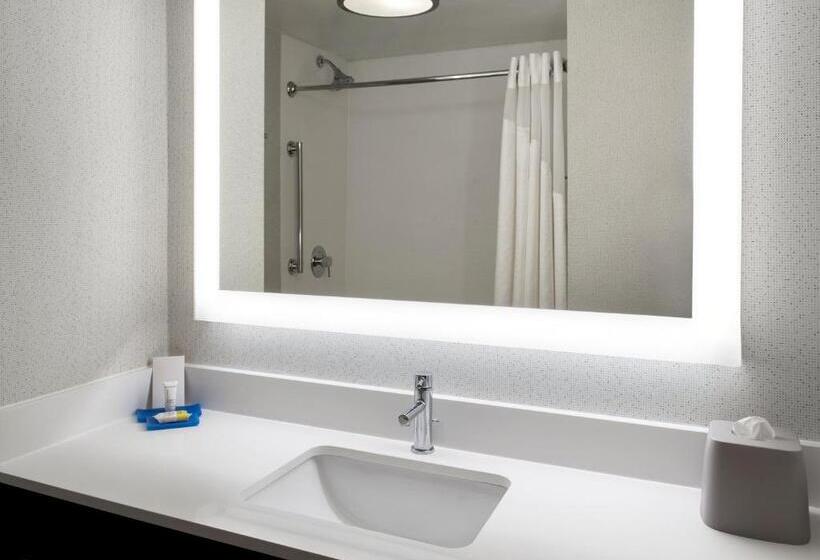 带大床的套房, Holiday Inn Express Great Barrington, An Ihg