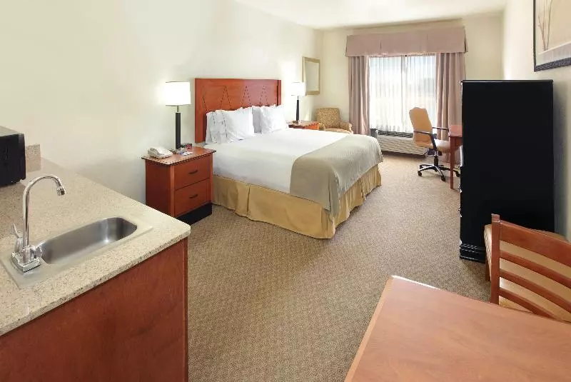 キングサイズベッドのスイートルーム, Holiday Inn Express & Suites Pine Bluff/pines Mall, An Ihg