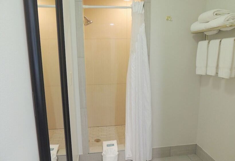 جناح, Holiday Inn Express Trussville, An Ihg