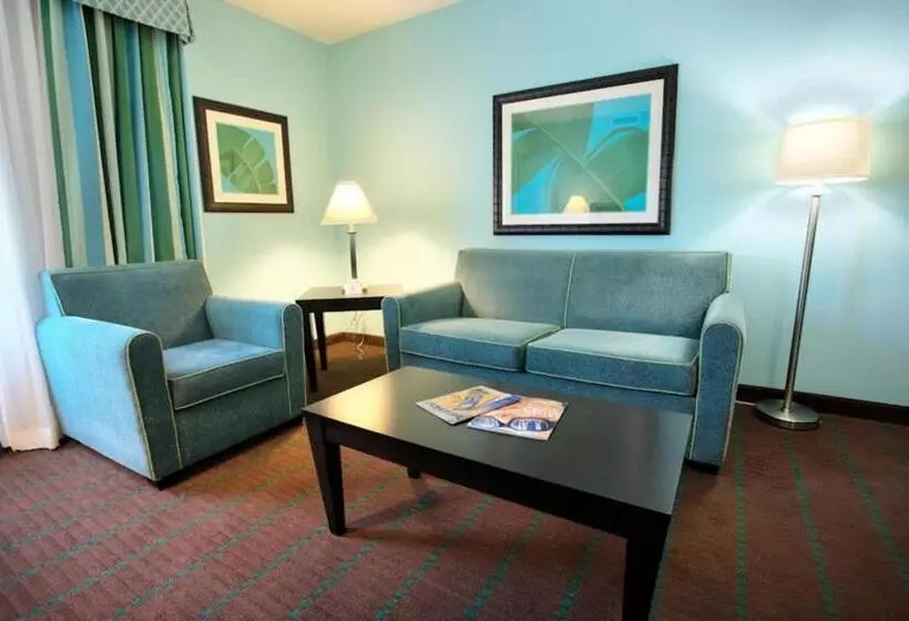 キングサイズベッドのスイートルーム, Holiday Inn Hotel & Suites Ocala Conference Center, An Ihg
