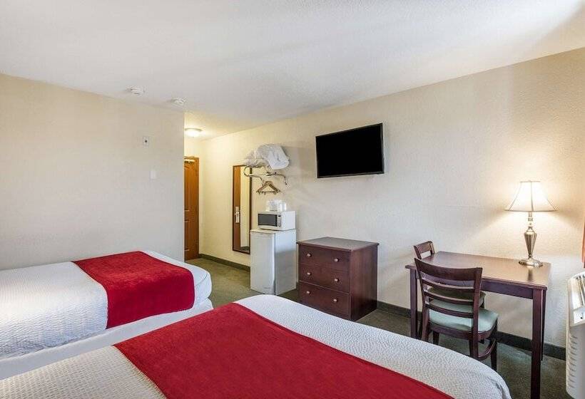 带2个双人床的标准工作室, Knights Inn Orillia