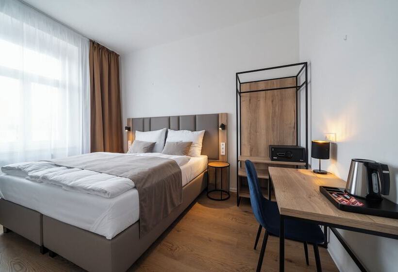 Quarto Estandar, Leon