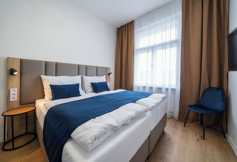 Quarto Estandar, Leon