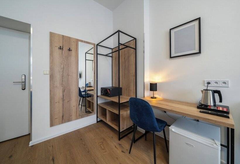 Quarto Estandar, Leon