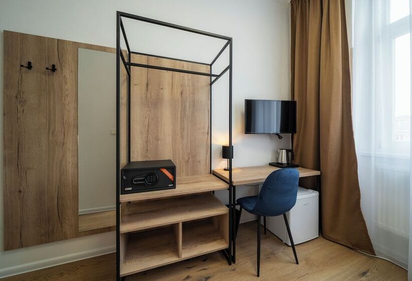 Quarto Estandar Individual, Leon