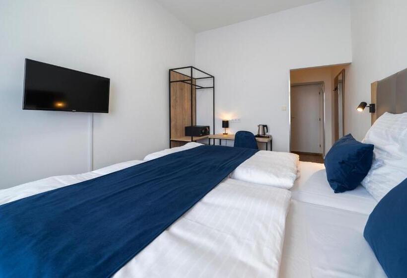 Quarto Estandar, Leon