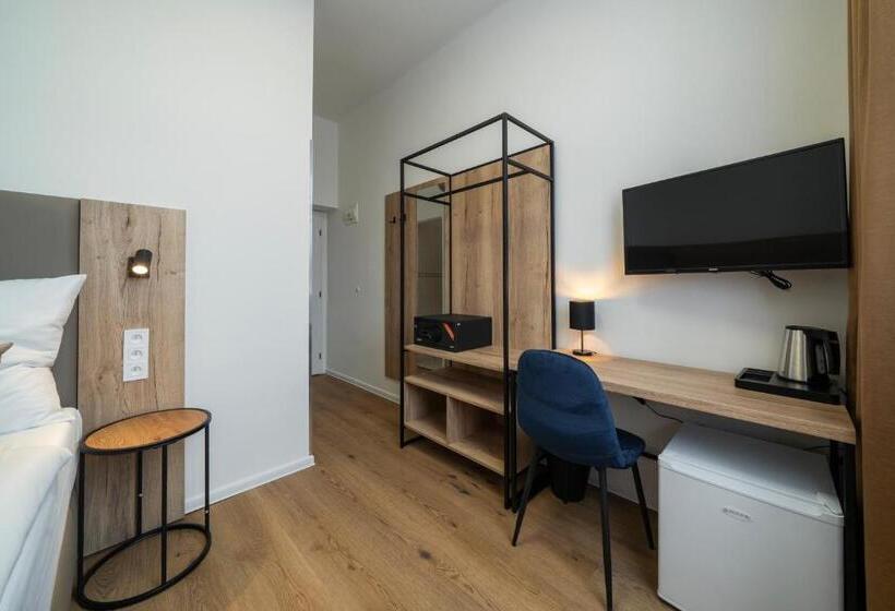 Quarto Estandar Individual, Leon