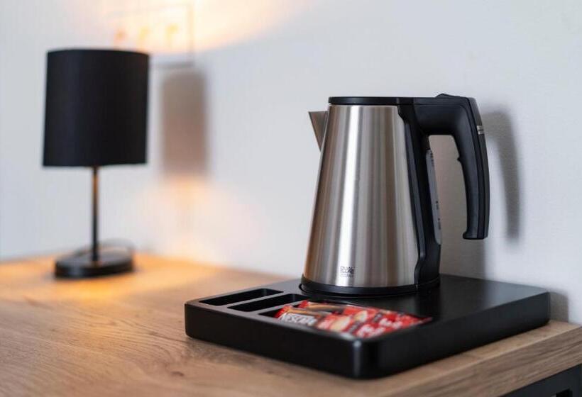 Quarto Triplo Estandar, Leon