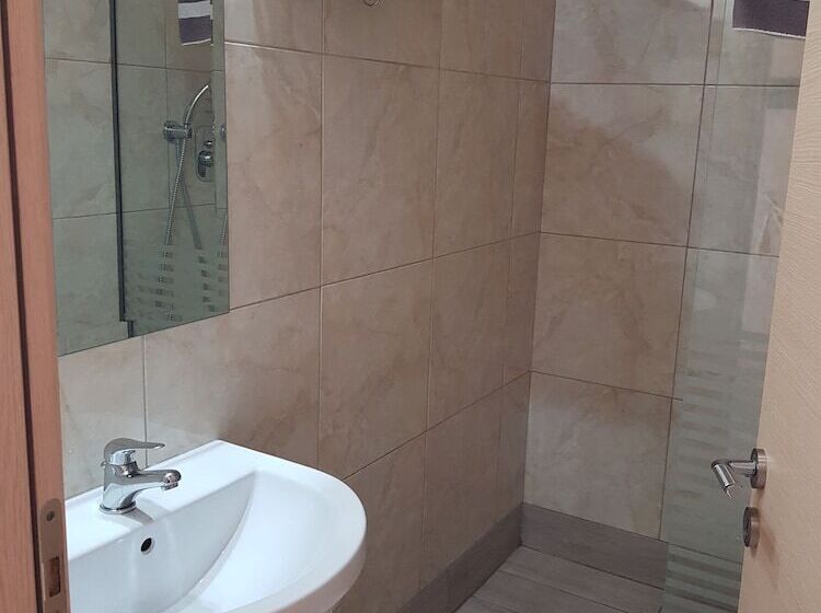 חדר סטנדרט, Miramare