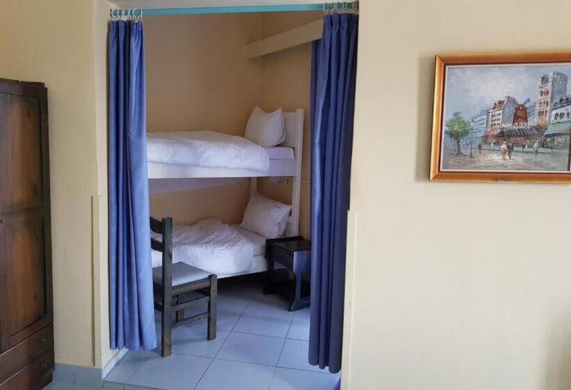 חדר סטנדרט לארבעה, Miramare