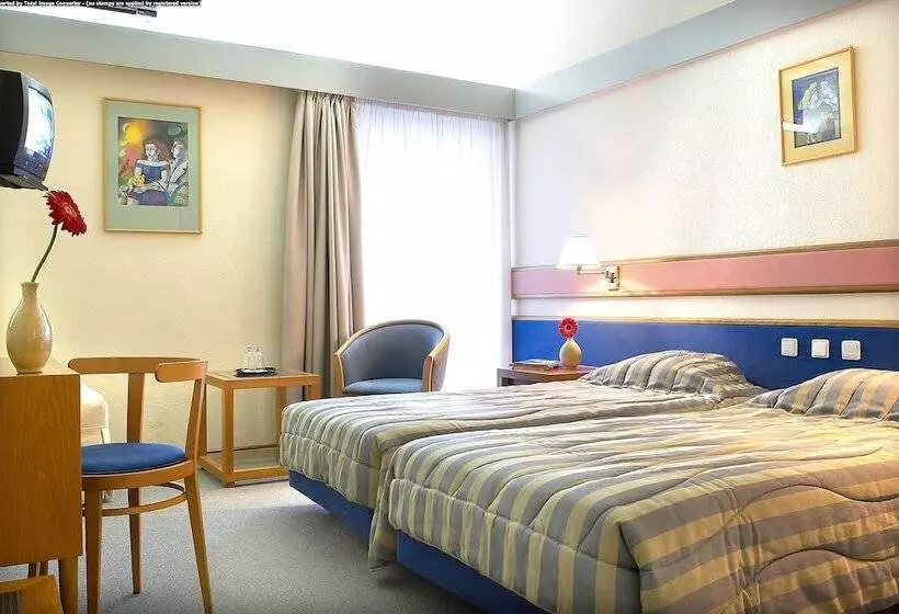 Chambre Triple Standard, Samaras