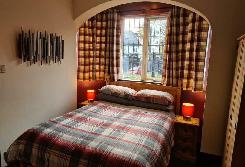 חדר סטנדרט, Tudor Lodge