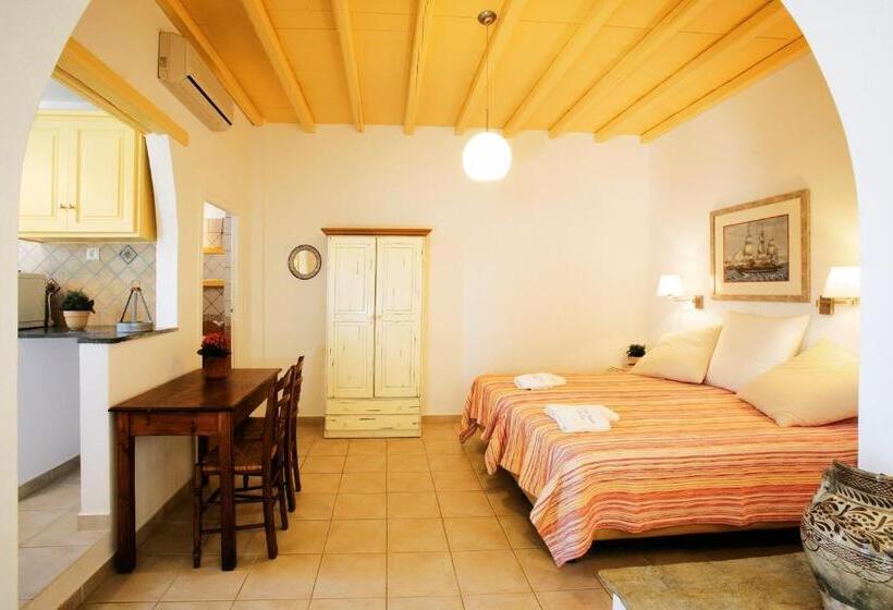 Deluxe Studio, Golden Beach Studios & Suites