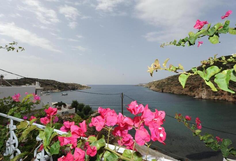 إستوديو قياسى مطل على البحر, Thalatta