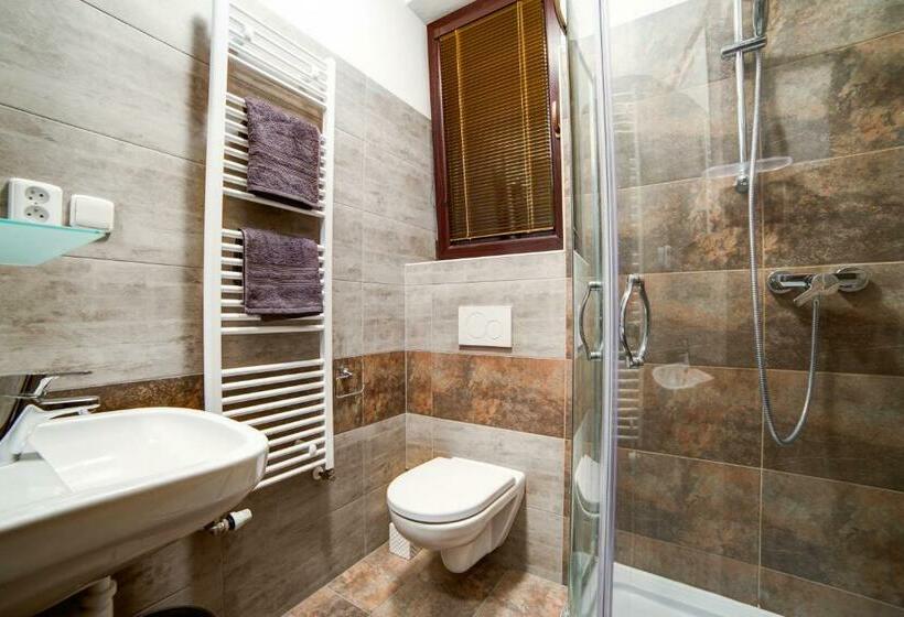 Quarto Estandar, Penzion Královská Cesta