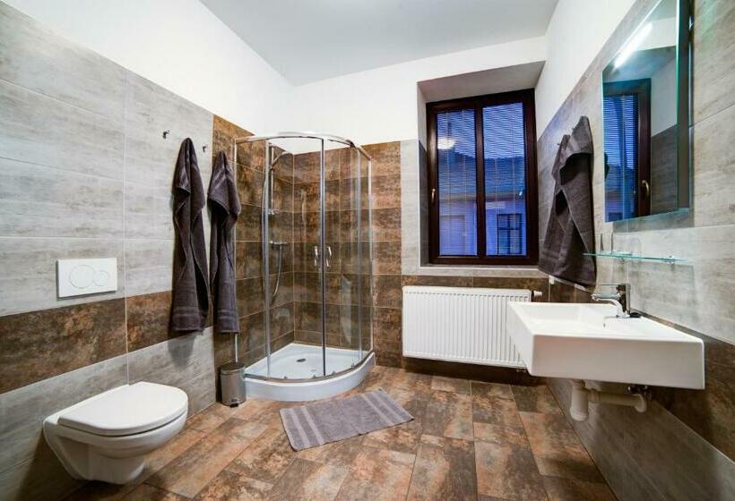 Quarto Estandar, Penzion Královská Cesta